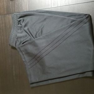 Adidas pants women (Like New)